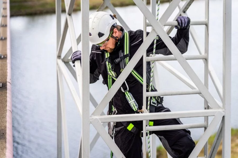 6155263a33de74cea433c18f6ea578fd