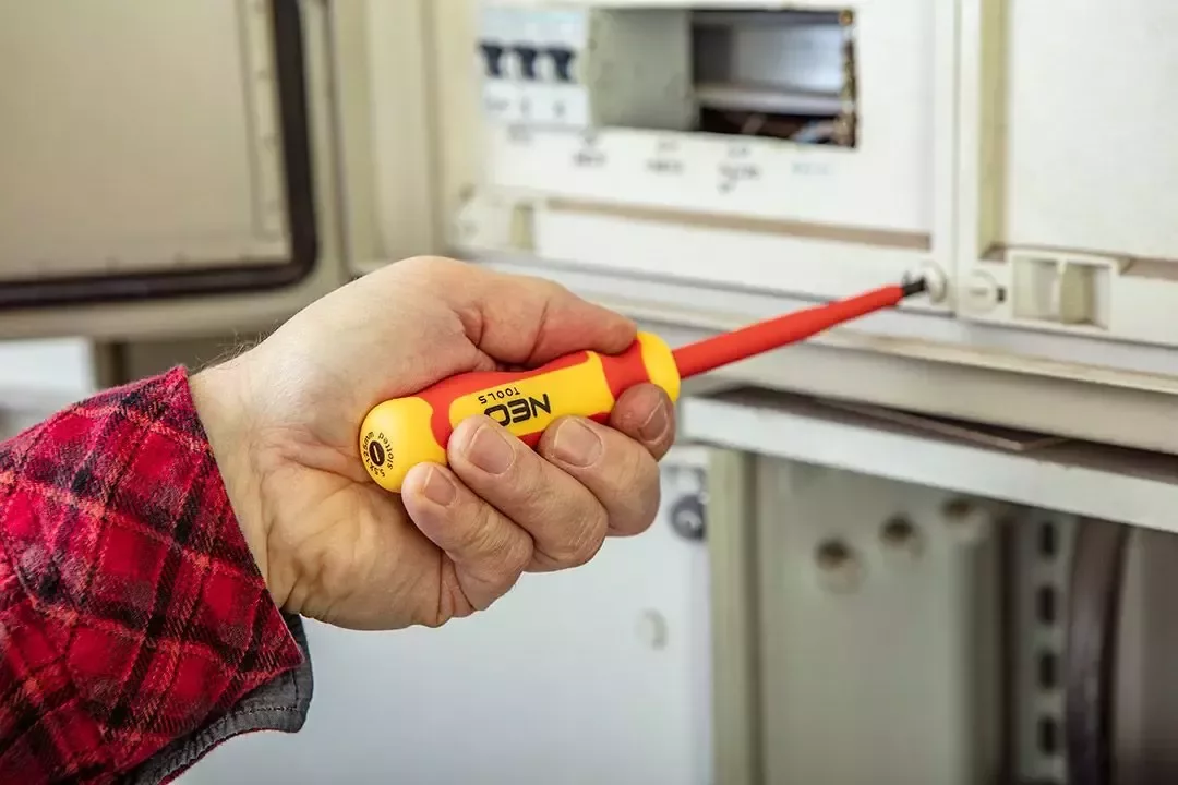 5a2118b299eef033c47564d836e3beae